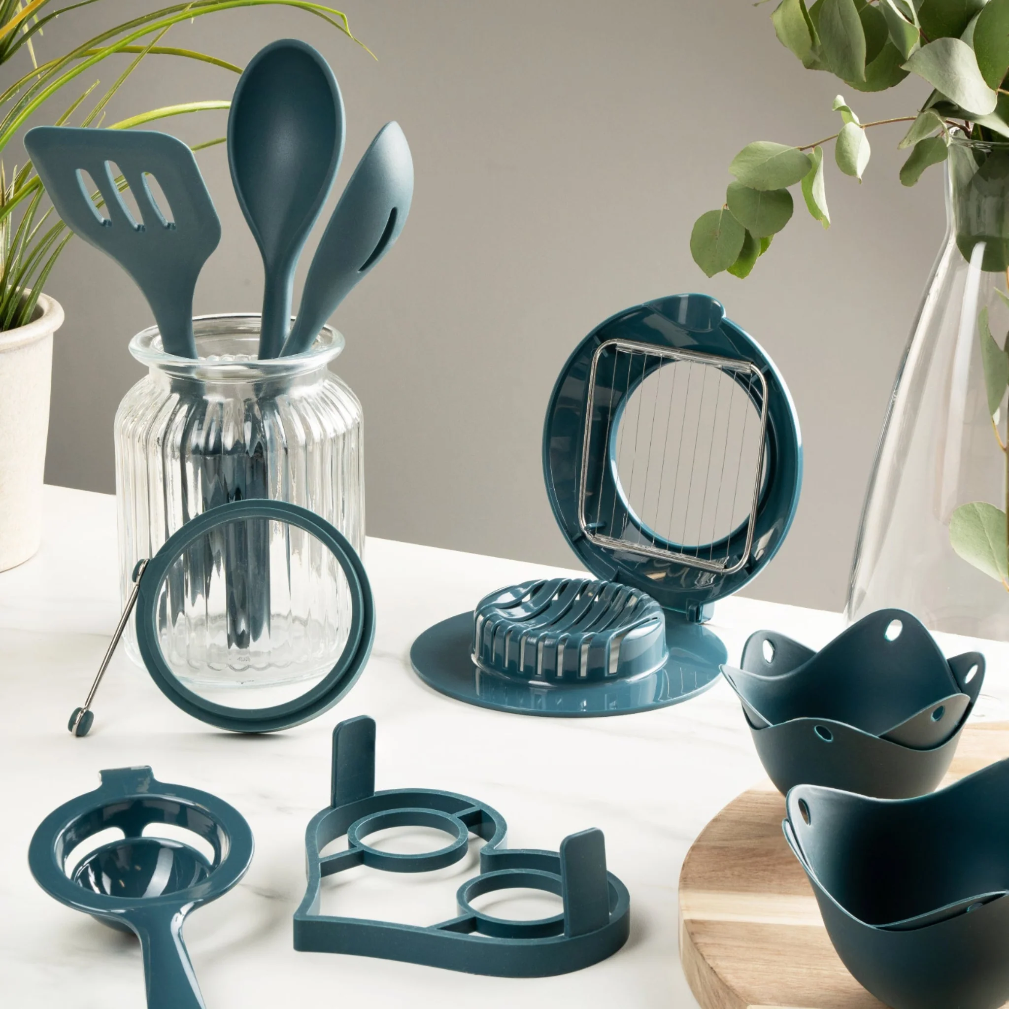 Fusion Twist Silicone Solid Spoon Blue - Image 2