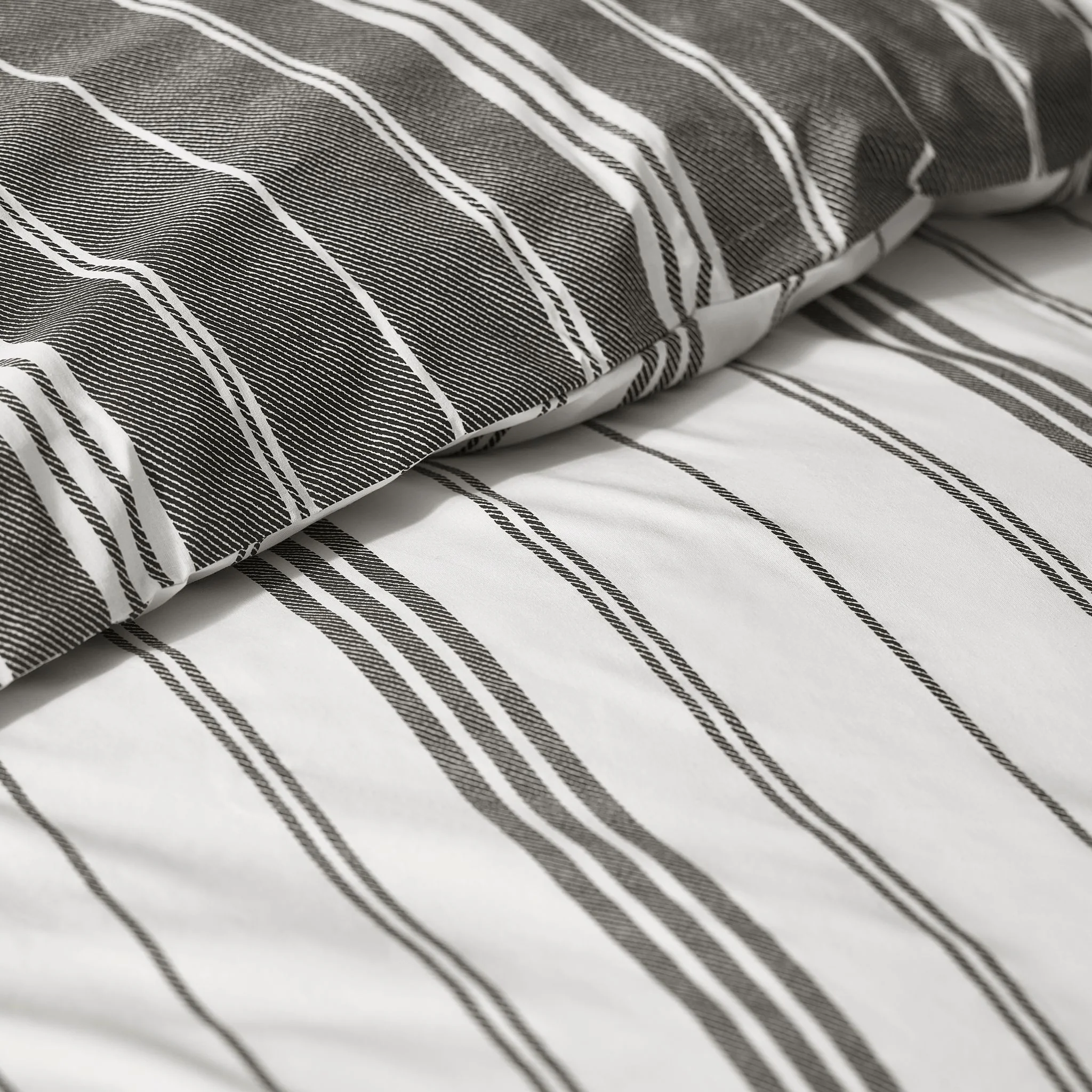 Catherine Lansfield Harbour Stripe Black Duvet Set - Harbour Stripe Black Duvet Set King - Image 4