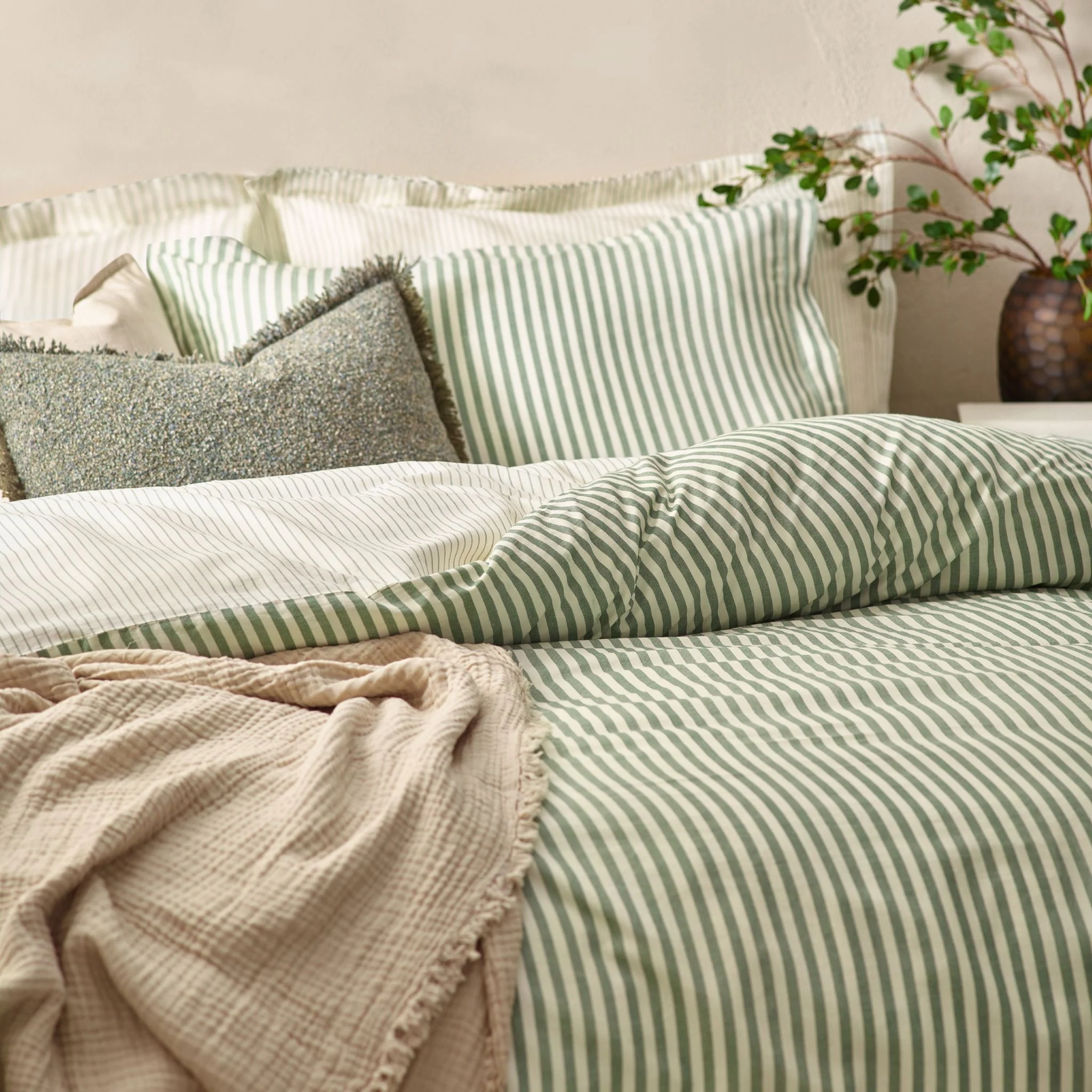 Hebden Green Duvet Cover Set - Hebden King Size Duvet Set Forest - Image 2