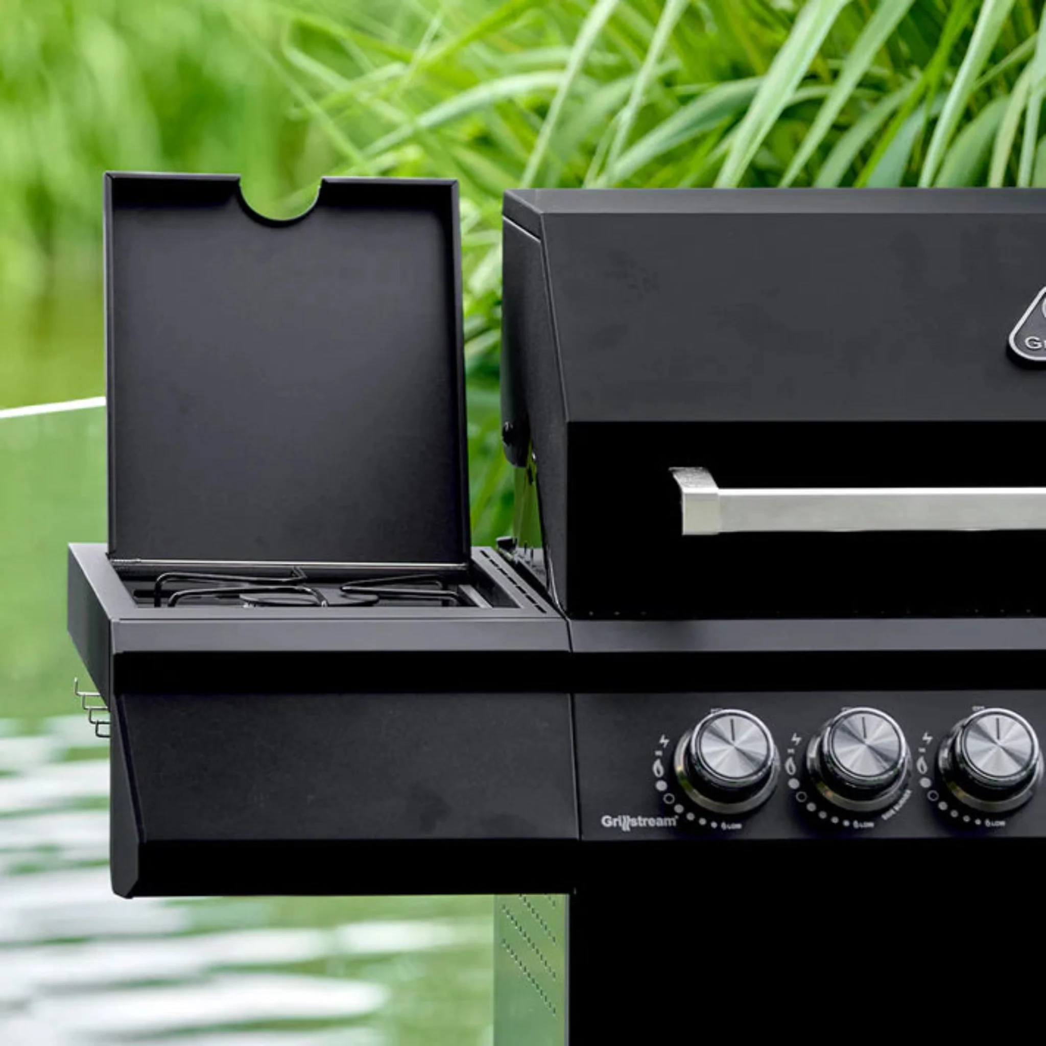 Stealth 4 Burner With Side Burner Black - Stealth 4 Burner with Side Burner - Black - Image 3